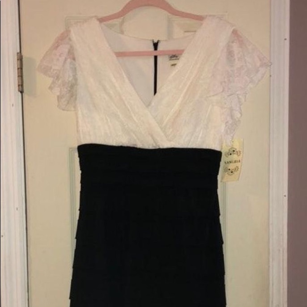 Sangria Black and white dress